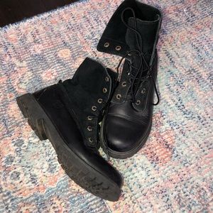 Suede topped timberlands 🖤